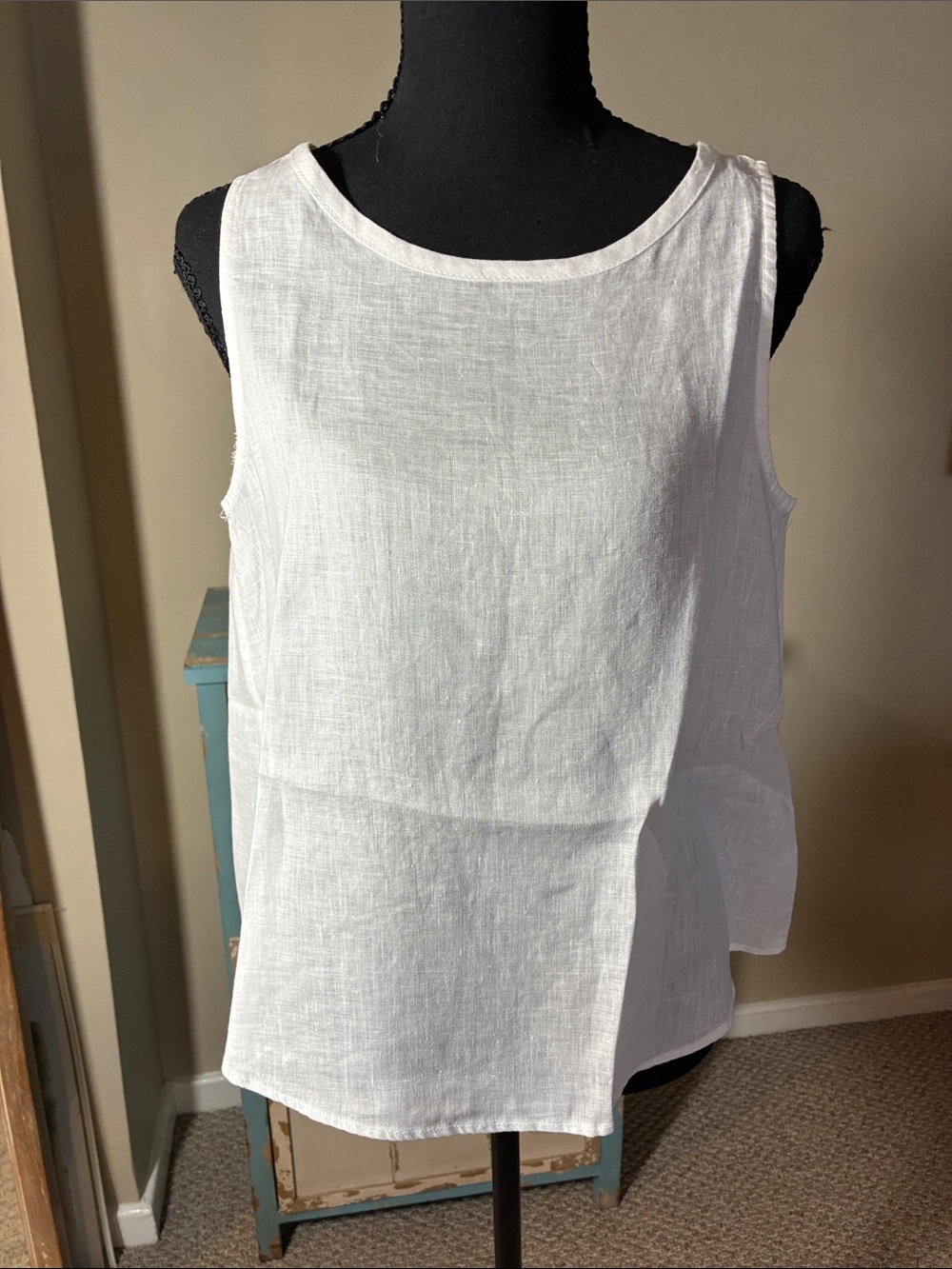 Isaac Mizrahi White Linen Sleeveless Tank
